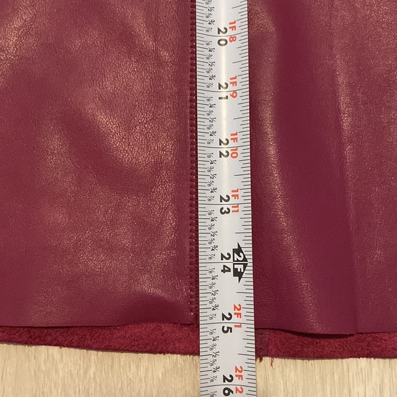 Banana Republic 💯 Leather Skirt - Picture 6 of 10